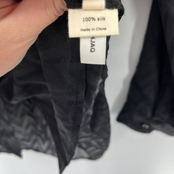 L'AGENCE Semi-Sheer Chevron Long Sleeve Button Down - Black - 4 - New with tags - Picture 5 of 9